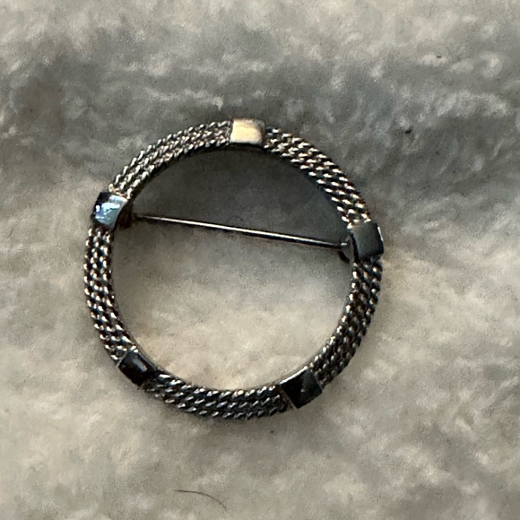 Trifari Silver Tone Brooch/ Pin - Picture 5 of 6